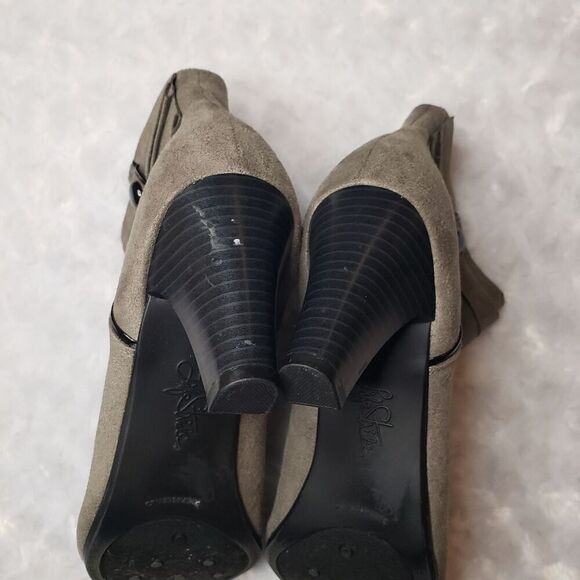 Life Stride 9.5M Yesterday faux suede grey ankle bootie casual everyday office - Picture 2 of 10